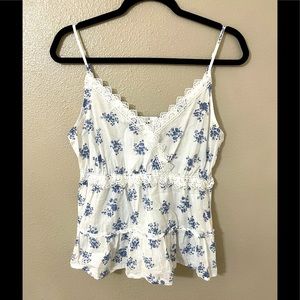 E & M lace outline floral top